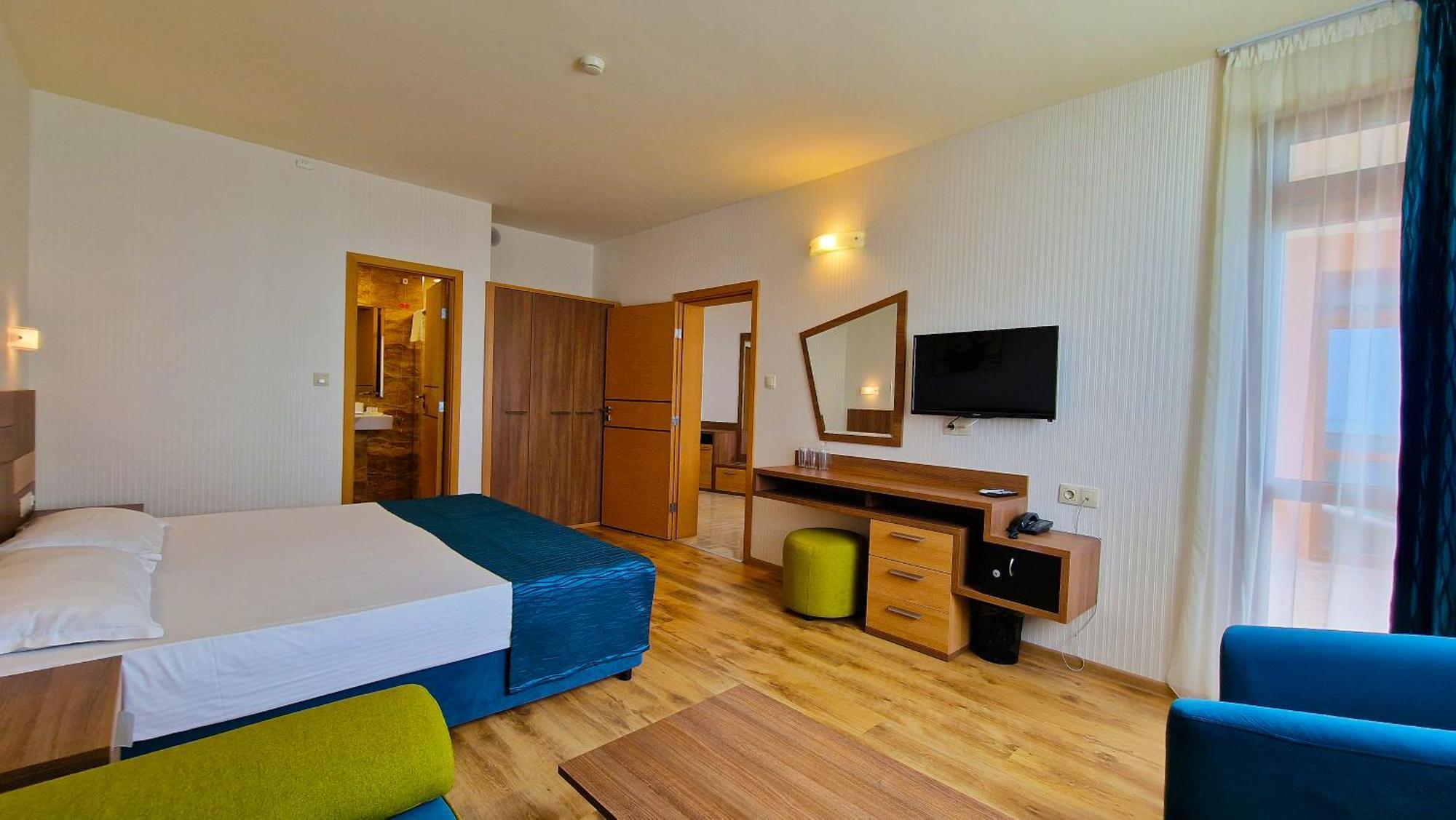 Paradise Hotel 5*