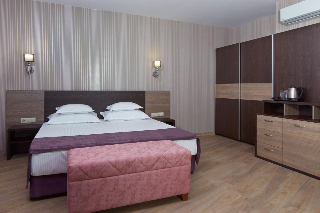 Hotel Paradise - Ultra Elenite