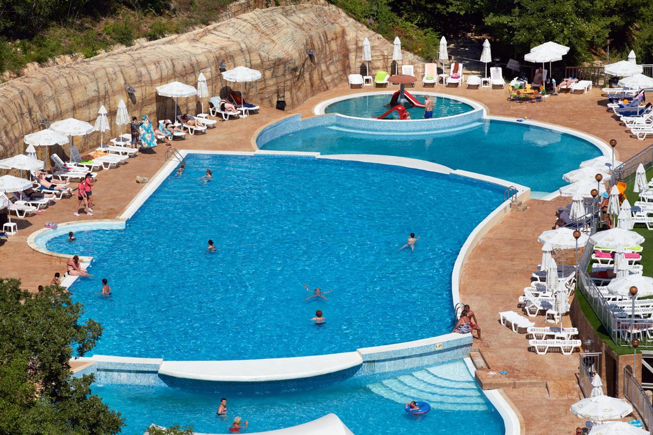 Paradise Hotel 5*